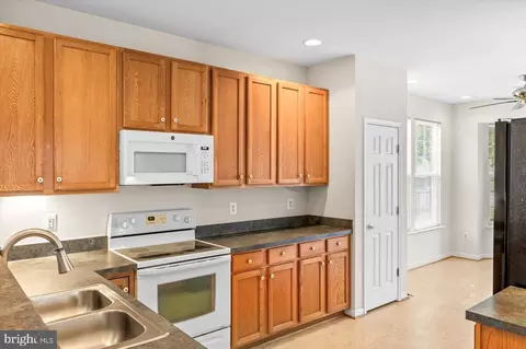 3736 Grey Ghost Ct, Dumfries, VA 22025 photo 26