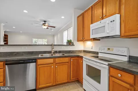 3736 Grey Ghost Ct, Dumfries, VA 22025 photo 23