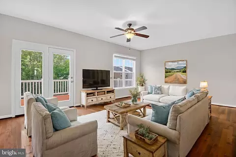 9218 Dawkins Crest Cir, Bristow, VA 20136