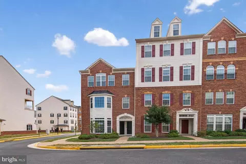 7399 Brunson Cir, Gainesville, VA 20155