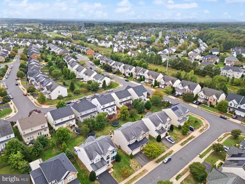 View/Area - 13872 Tarleton Ct, Gainesville, VA 20155 photo 5 of 6