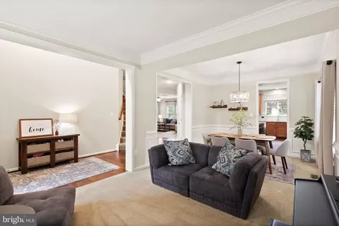 Entry Way - 13872 Tarleton Ct, Gainesville, VA 20155 photo 3 of 10