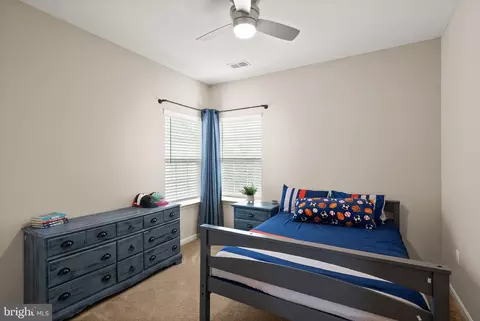 Bedroom - 13872 Tarleton Ct, Gainesville, VA 20155 photo 4 of 9