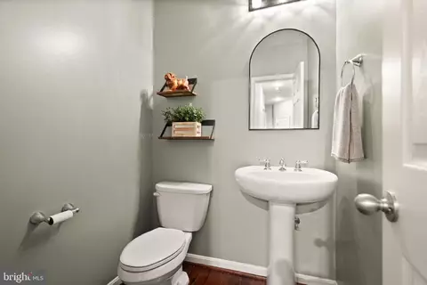 Entry Way - 13872 Tarleton Ct, Gainesville, VA 20155 photo 4 of 10