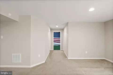 Entry Way - 13872 Tarleton Ct, Gainesville, VA 20155 photo 10 of 10