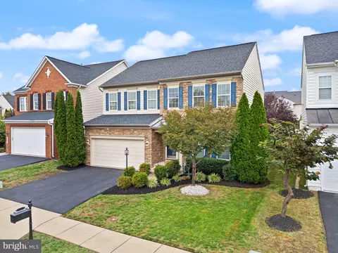 Exterior - 13872 Tarleton Ct, Gainesville, VA 20155 photo 4 of 14
