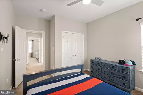 Bedroom - 13872 Tarleton Ct, Gainesville, VA 20155 photo 5 of 9