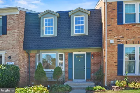 11267 Edgemoor Ct, Woodbridge, VA 22192