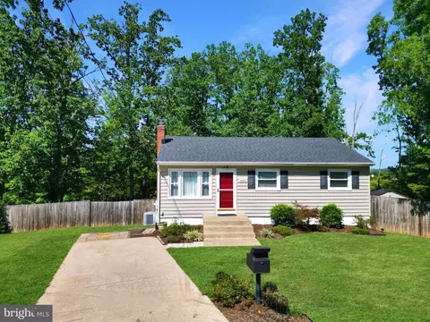 13501 Woodvale Ct, Woodbridge, VA 22191