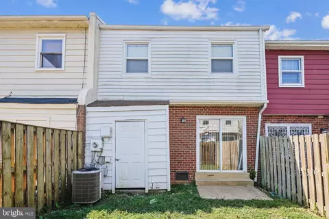 Exterior - 2402 Kilpatrick Pl, Dumfries, VA 22026 photo 6 of 9