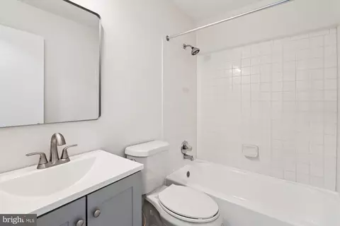 Bath - 2402 Kilpatrick Pl, Dumfries, VA 22026 photo 5 of 6