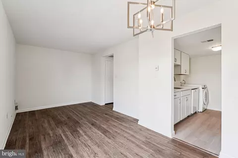 Living - 2402 Kilpatrick Pl, Dumfries, VA 22026 photo 6 of 6