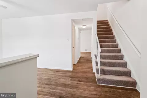 Entry Way - 2402 Kilpatrick Pl, Dumfries, VA 22026 photo 2 of 4