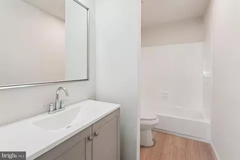 Bath - 2402 Kilpatrick Pl, Dumfries, VA 22026 photo 3 of 6