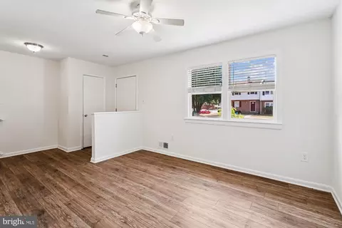 Living - 2402 Kilpatrick Pl, Dumfries, VA 22026 photo 2 of 6