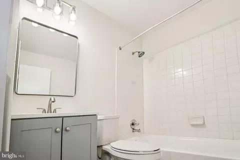 Bath - 2402 Kilpatrick Pl, Dumfries, VA 22026 photo 6 of 6