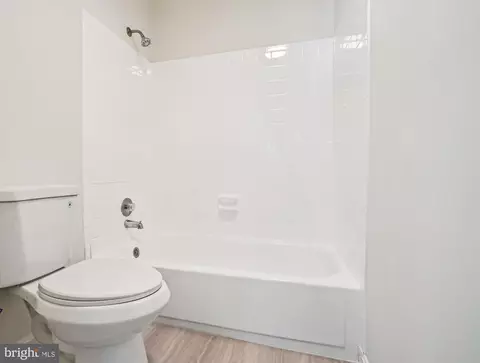 Bath - 2402 Kilpatrick Pl, Dumfries, VA 22026 photo 4 of 6