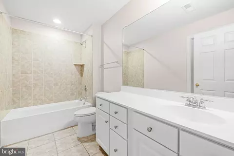 Bath - 5534 Victory Loop, Manassas, VA 20112 photo 5 of 5