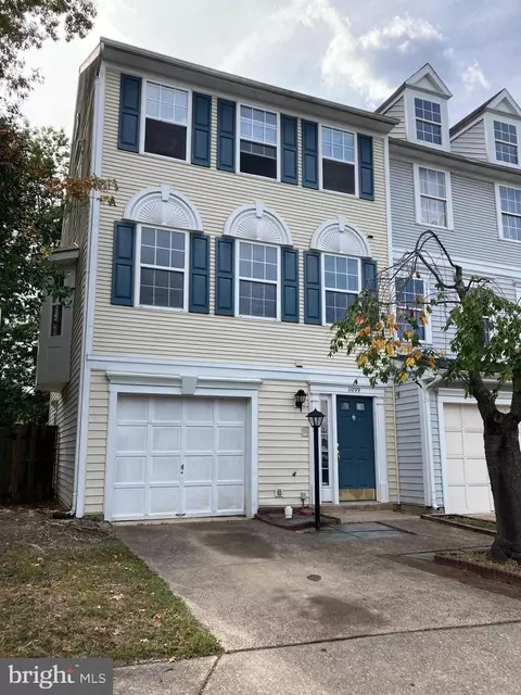 11099 Light Guard Loop, Manassas, VA 20109