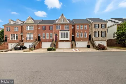 6844 Witton Cir, Gainesville, VA 20155
