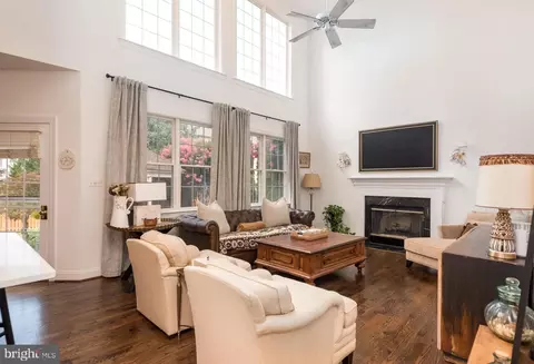 15136 Golf View Dr, Haymarket, VA 20169