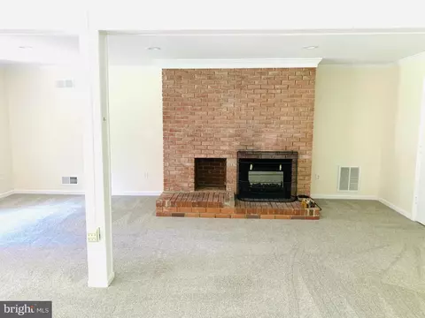 Living - 10203 Bent Tree Ln, Manassas, VA 20111 photo 6 of 7