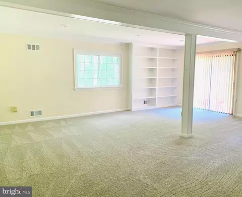 Living - 10203 Bent Tree Ln, Manassas, VA 20111 photo 5 of 7