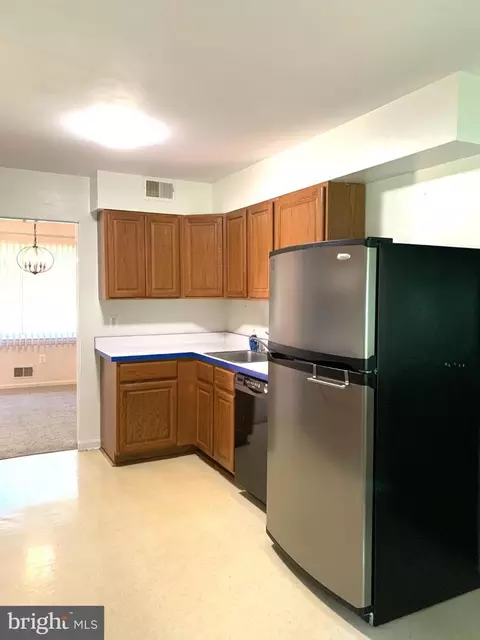 Kitchen - 10203 Bent Tree Ln, Manassas, VA 20111 photo 2 of 2