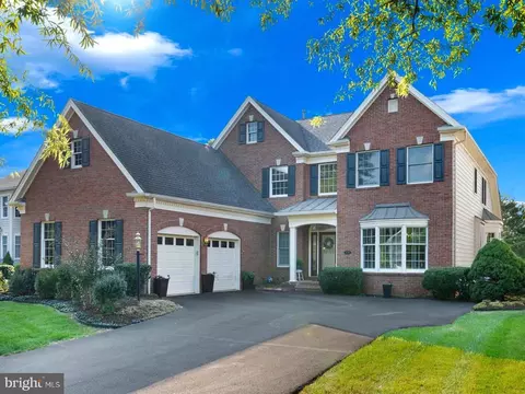 15295 Golf View Dr, Haymarket, VA 20169