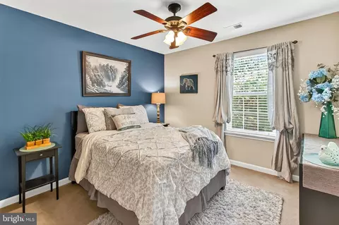 Bedroom - 18711 Pier Trail Dr, Triangle, VA 22172 photo 4 of 7