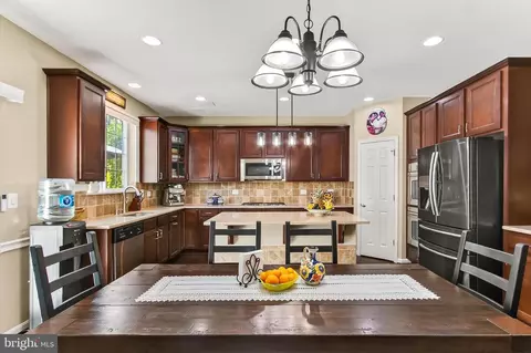 Kitchen - 18711 Pier Trail Dr, Triangle, VA 22172 photo 1 of 8
