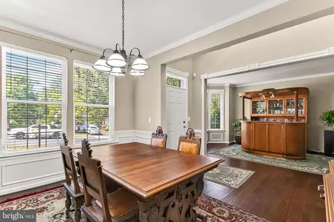Dining - 18711 Pier Trail Dr, Triangle, VA 22172 photo 2 of 4