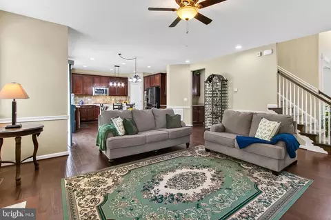 Entry Way - 18711 Pier Trail Dr, Triangle, VA 22172 photo 6 of 7