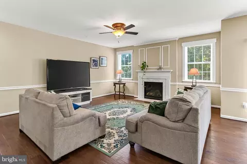 Living - 18711 Pier Trail Dr, Triangle, VA 22172 photo 1 of 1
