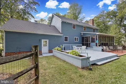 Exterior - 14376 Breezewood Ct, Gainesville, VA 20155 photo 7 of 8