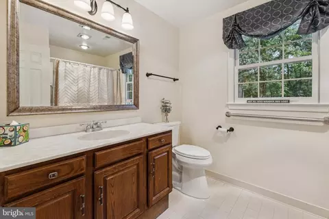 Bath - 14376 Breezewood Ct, Gainesville, VA 20155 photo 1 of 3