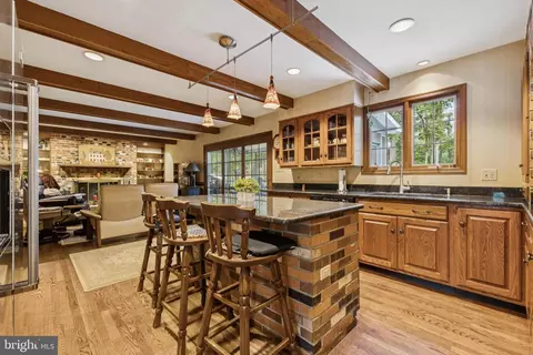 Kitchen - 14376 Breezewood Ct, Gainesville, VA 20155 photo 4 of 5