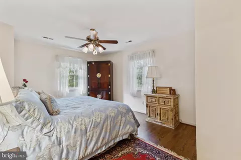 Bedroom - 14376 Breezewood Ct, Gainesville, VA 20155 photo 1 of 8