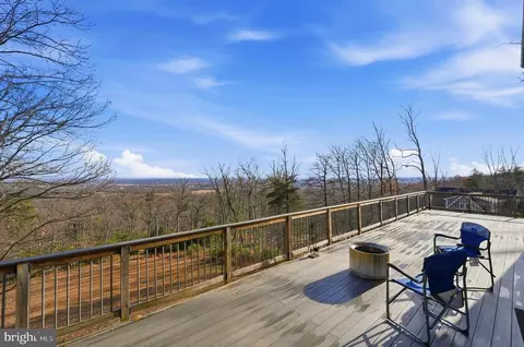 2419 Jackson Dr, Haymarket, VA 20169