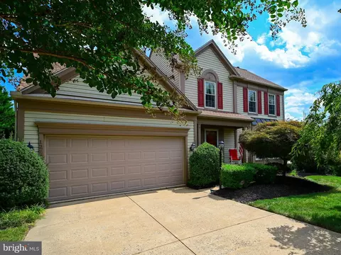 12743 Purdham Dr, Woodbridge, VA 22192