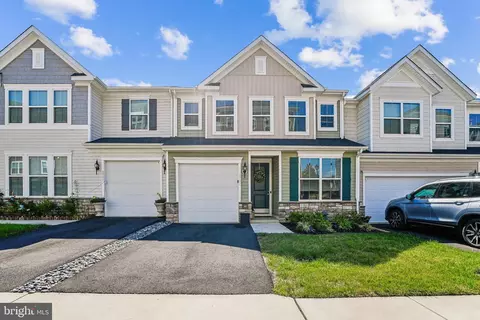 3703 Havertill Ln, Woodbridge, VA 22193