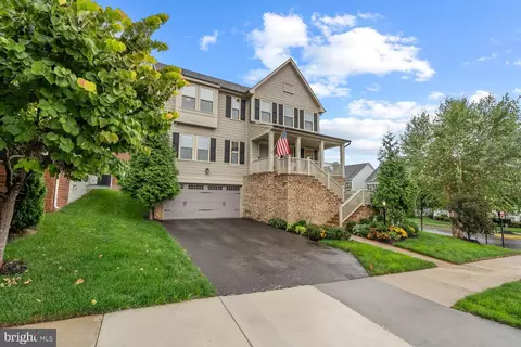 17883 Sugarberry Rd, Dumfries, VA 22026