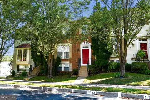 11743 Barrows Ln, Woodbridge, VA 22192