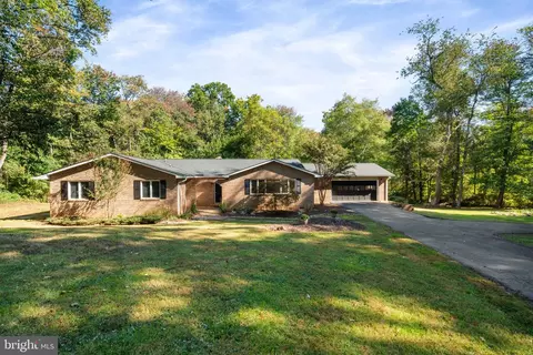 4117 Padgett Dr, Haymarket, VA 20169