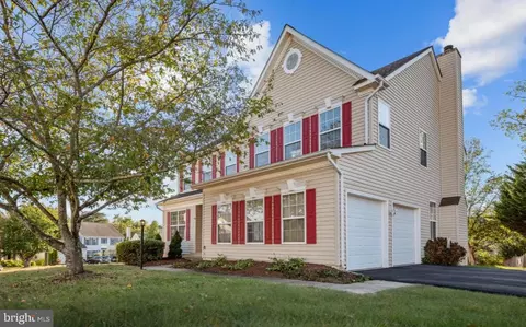 13196 Scottish Hunt Ln, Bristow, VA 20136