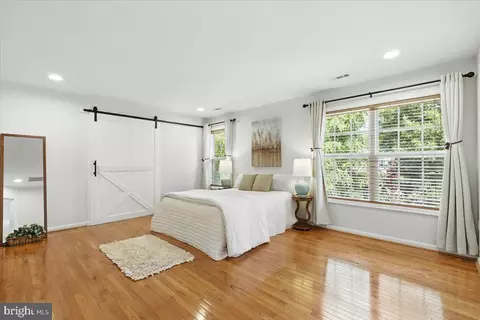 8207 Peggys Ct, Gainesville, VA 20155 photo 17