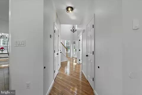 8207 Peggys Ct, Gainesville, VA 20155 photo 13