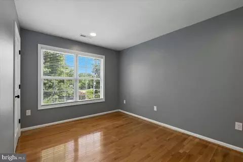 8207 Peggys Ct, Gainesville, VA 20155 photo 30