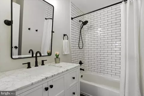 8207 Peggys Ct, Gainesville, VA 20155 photo 29