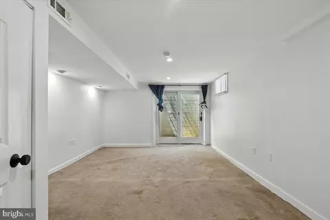 8207 Peggys Ct, Gainesville, VA 20155 photo 40